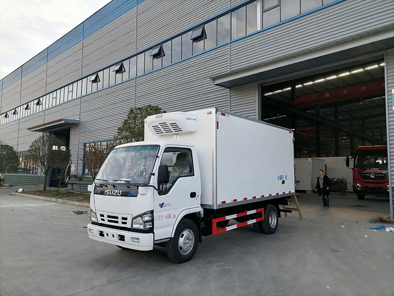 國(guó)六慶鈴五十鈴600P冷藏車(chē)